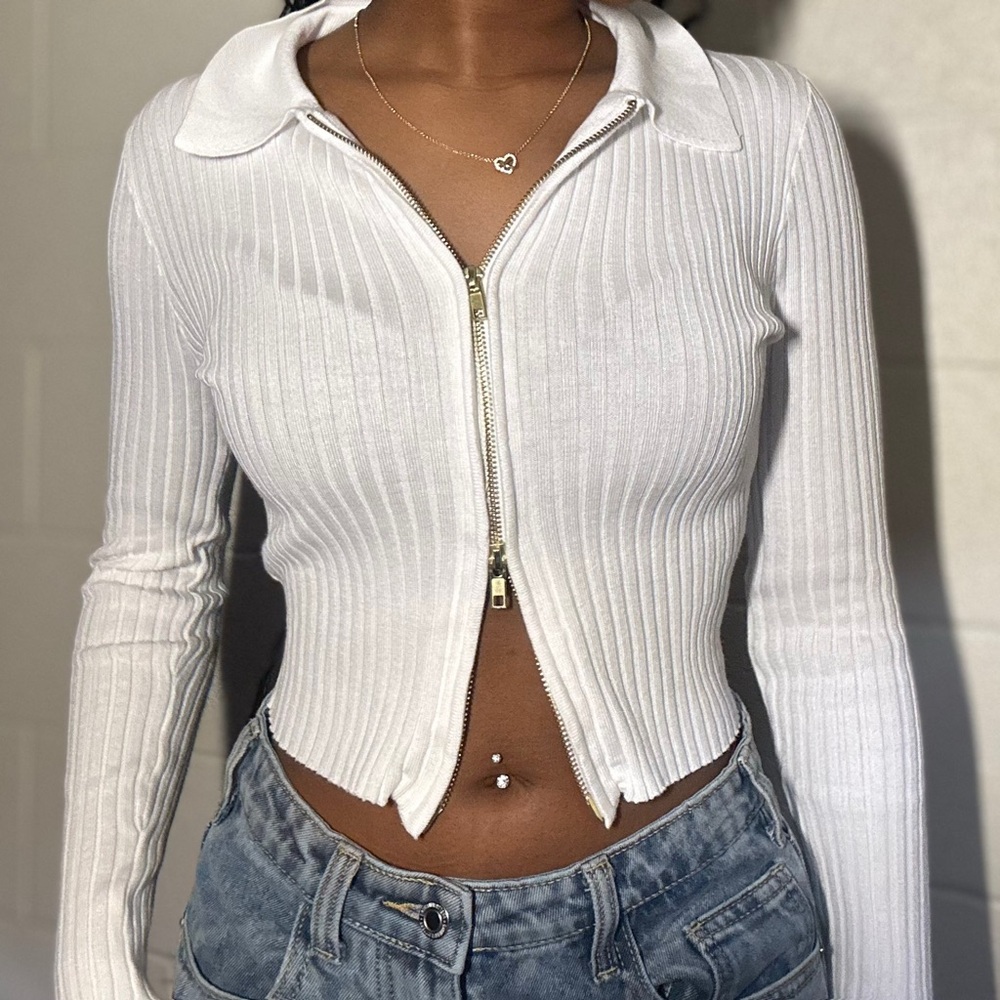 longsleeve sweater zipup, small